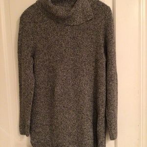 TALBOTS PETITE sweater… black white threads